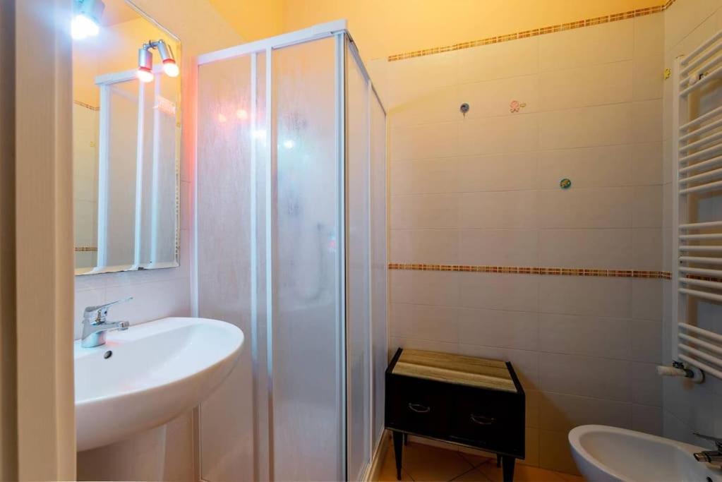 Arts House Apartment Bari Bagian luar foto