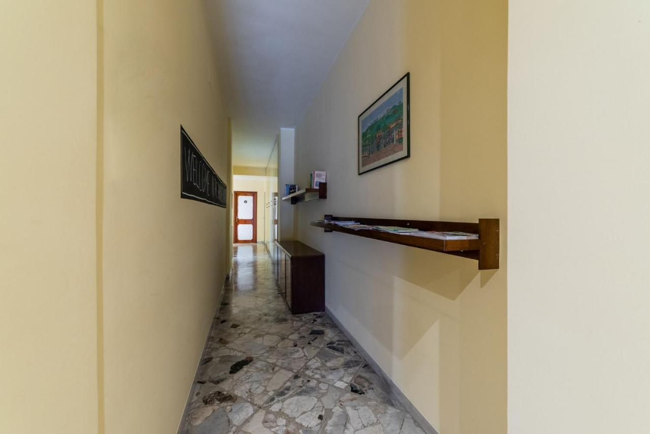 Arts House Apartment Bari Bagian luar foto